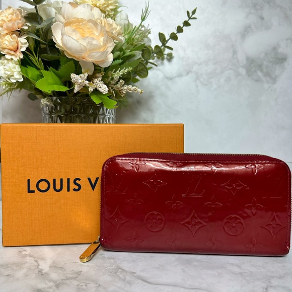 Louis Vuitton Handbags - 🔥 LOUIS VUITTON POMME D`AMOUR VERNIS ZIPPY WALLET🔥